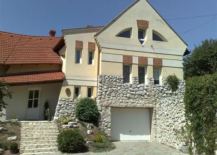 Marci Bed & Breakfast *